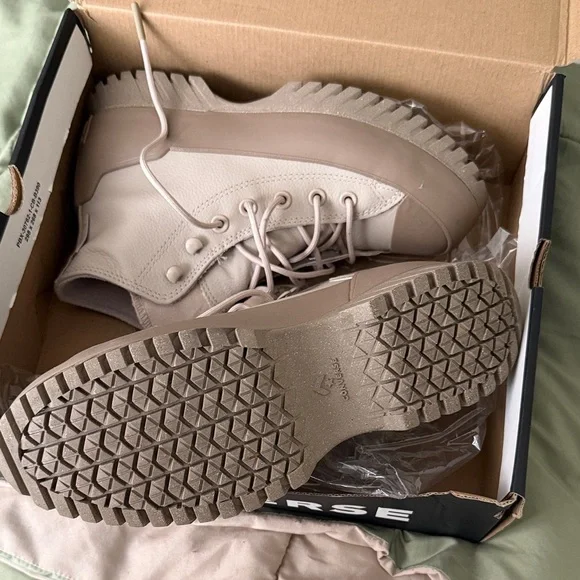 Converse High-Top Chunky Sole Boots in Beige and Taupe - Picture 2 of 4